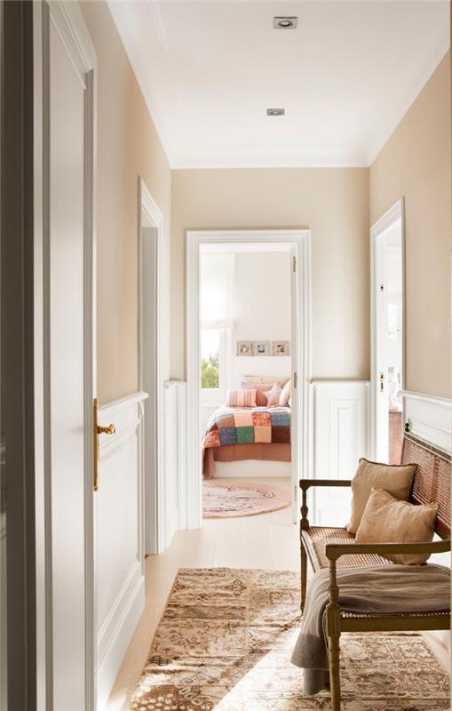 kako okrasiti svojo notranjost z nevtralnimi odtenki, ideja o barvi peska za hodnik, bež in belo sobo z lesenim pohištvom