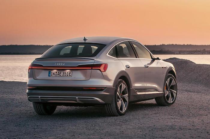 Alman markası Audi, elektrikli SUV modeli E-Tron Sportback'in coupe modelini tanıttı.