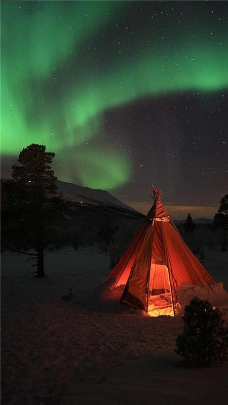 aurora-borealis-kutup-ışıkları-üzerinde-kamp yapmak