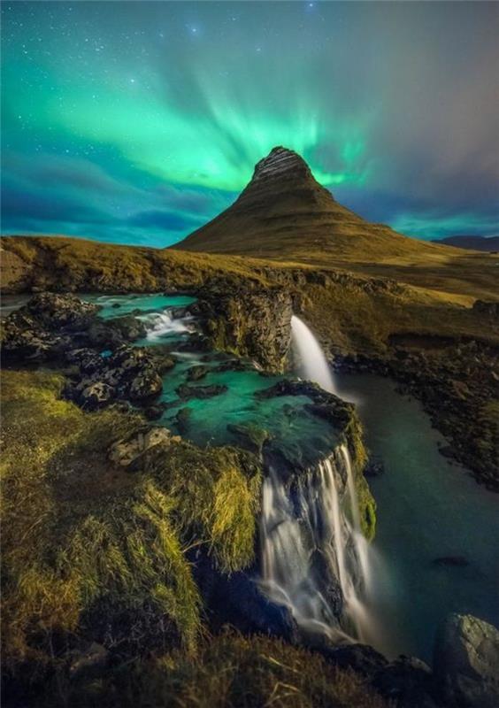 İzlanda-gökyüzündeki kuzey ışıkları-güzel-ışıklar