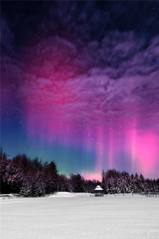 aurora-borealis-gökyüzü-aydınlatılmış-mor-in-kuzey-ülke