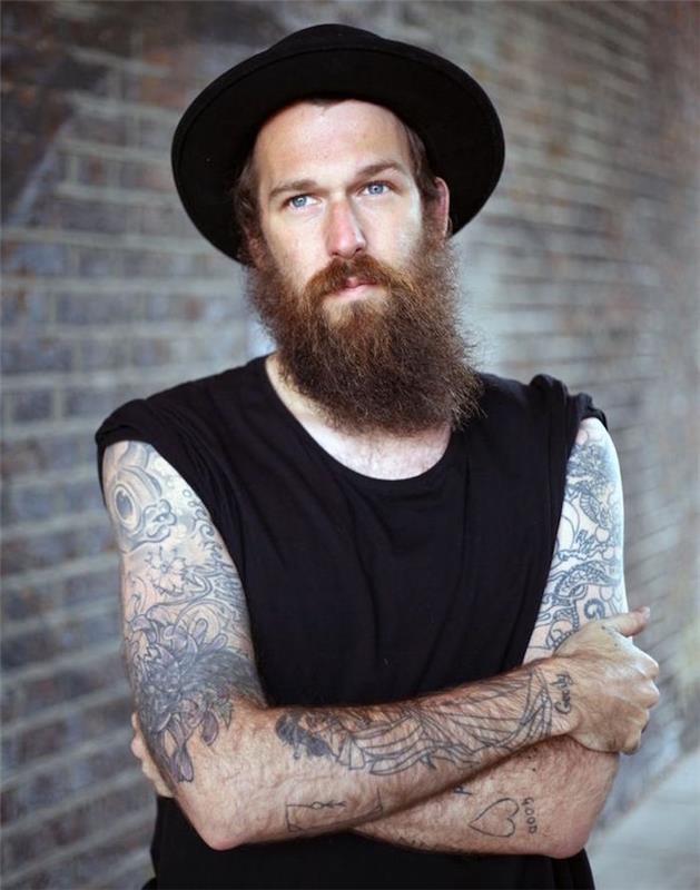 ženin svojo dolgo brado tetoviran hipsterski amiški slog