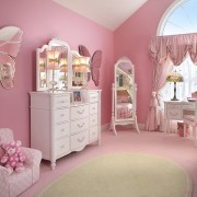 ピンクの子供部屋