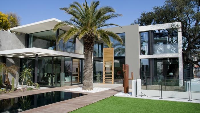 drsna-zalivna-okna-dekoracija-ideja-z-velikimi-okni-moderna-hiša-arhitektura-palma