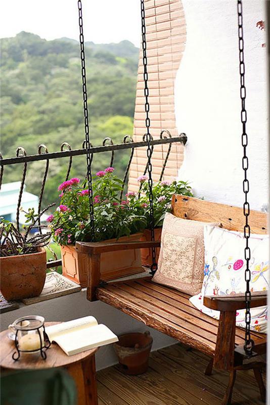 medinis sūpynės suoliukas balkonui, pakabinama kėdė terasoje