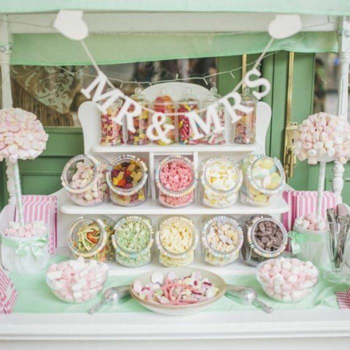 poročna sladkarija, žele bonboni, marshmallows, sladki koren, gumijaste kroglice, steklene škatlice za sladkarije, drevesni marshmallow, gospa sir garland, barvita dekoracija bonbonov
