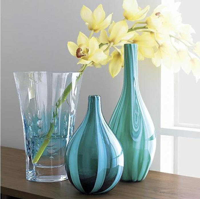 posoda-vaze-kozarec-visoka-steklena-vaza-visoka-steklena-vaza-leonardo-vaza-modro-stekleno-rože