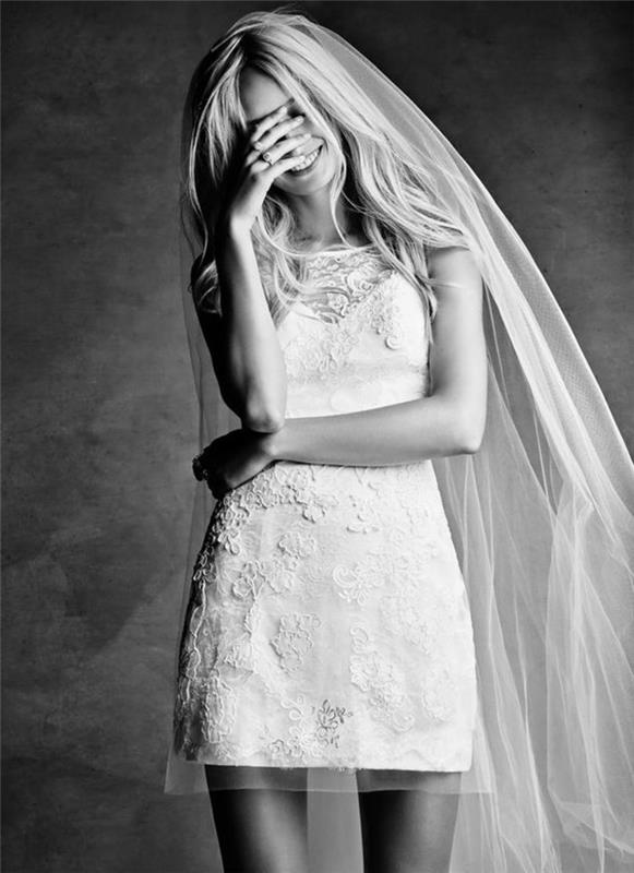 grožio-vestuvių-trumpa-vestuvių suknelė-gana-graži-juoda-balta-foto suknelė