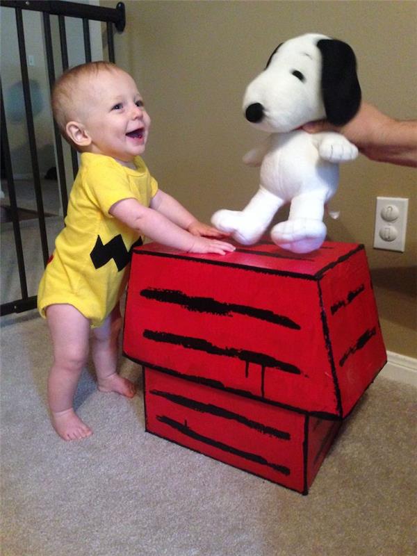 Snoopy ve Charlie Brown bebek kostümü ve peluş köpek, sevimli pikachu kostüm fikri, bebek kostümü için fotoğraf ilhamı