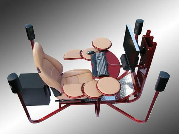 smėlio spalvos-ergonomiška-biuro kėdė