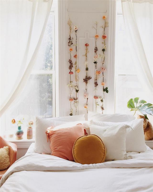 Suaugusiųjų miegamojo spalvos dažai miegamojo modernaus interjero moterų kambariui baltos ir persikų spalvos