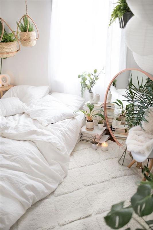 Beyaz İskandinav tarzı yatak odası, yatak odası için ev bitkisi fikri, orman dekoru, yuvarlak ayna