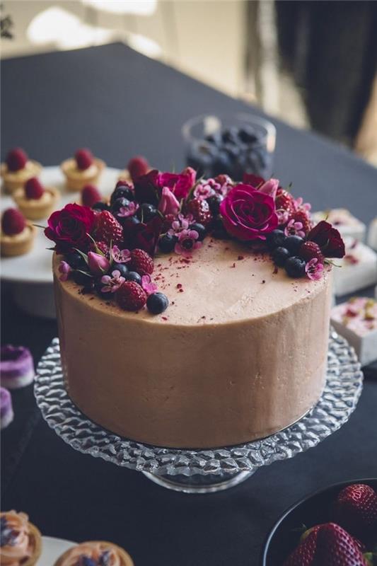 Šokoladinio pyrago receptas gimtadienio idėja minkštas šokoladinis pyragas