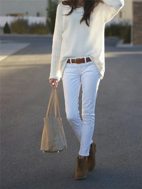 Kadınlar için İtalyan şık beyaz pantolonunda güzel jean jean görünümü