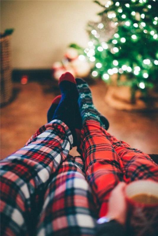 gražios-šviesios-girliandos-lauko-Kalėdų-jūsų kojos
