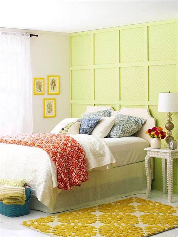 Dažų spalva miegamajai idealiai tinka suaugusiųjų miegamojo spalvoms, o tai reiškia kalkių ir oranžinės spalvos originalią dekoravimo idėją