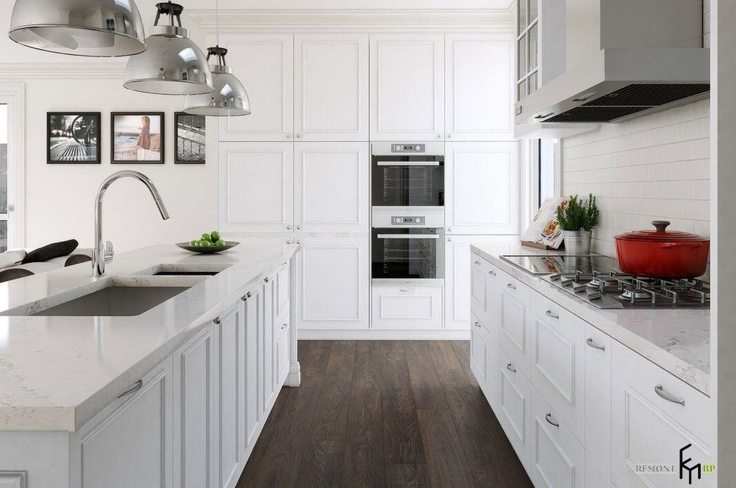 Design branco como a neve para uma pequena cozinha