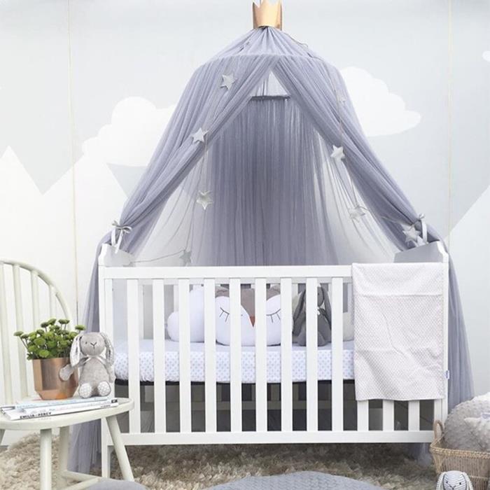 bebek beşik beyaz sandalye bebek yatağı gölgelik açık gri taç ile açık gri renk kız bebek odası dekor