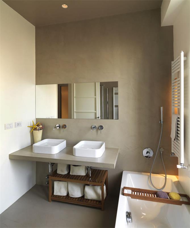 gri taupe bej mumlu beton zemin ve çift lavabolu duvar ile banyo yenileme fikri