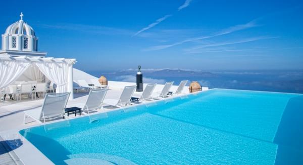 Yunanistan'da orijinal açık yüzme havuzu