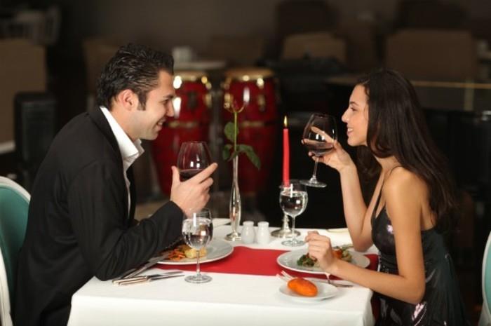 gerai apsirengusi šventajai Valentino suknelei