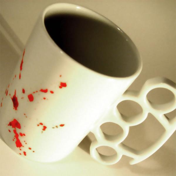 kahve-kupaları-kırmızı-lekeli-kupa-tasarımı