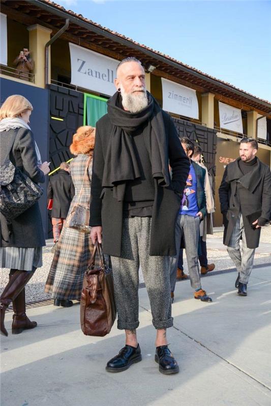 Dobro oblečen moški, nagajiv, boemski moški videz sivih korenčkovih hlač, casual stil, elegantna obleka za sodobnega moškega