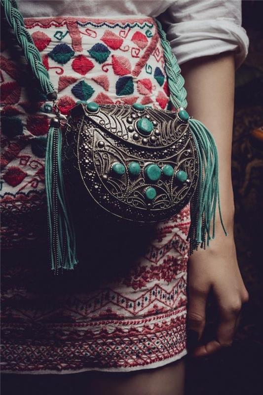 boemska elegantna, majhna kovinska torbica z modrimi vstavljenimi kamni