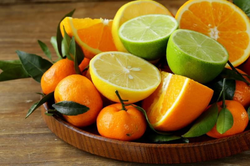 gėrimas namuose po treniruotės citrusinių vaisių energetinis gėrimas