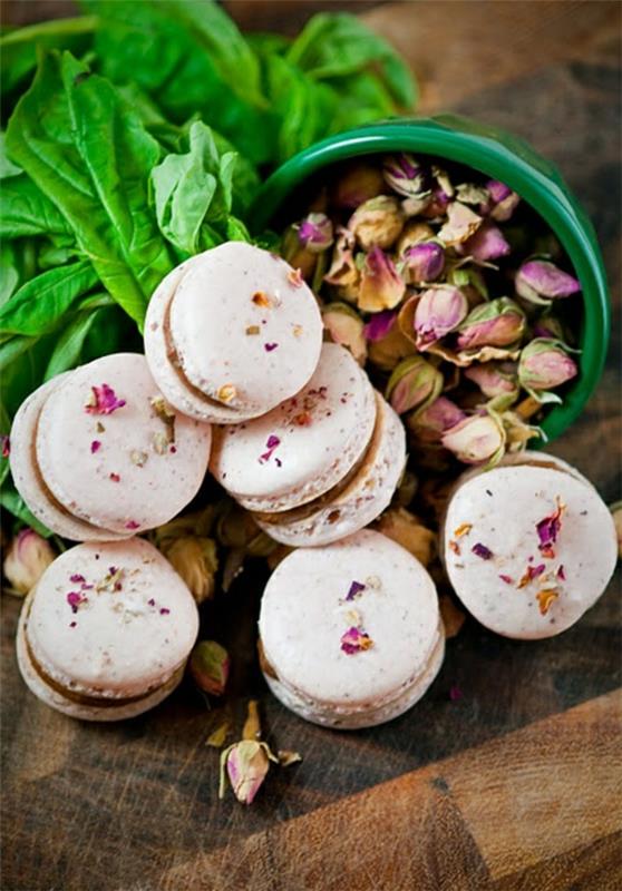 bon-appétit-with-french-macaroons