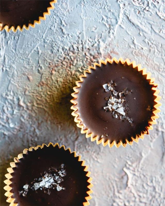 çikolatalı fıstık ezmesi ve deniz tuzu diskleriyle yapabileceğiniz ev yapımı tatlılar