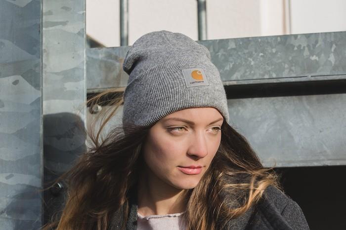 beanie-carhartt-grey-woman-hipster-girl-winter-fashion