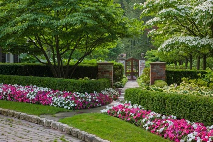 çiçek tarhı, şimşir çalısı ve yeşil ağaçlar, porte-cochère'e giden yol, dış dekorasyon fikri