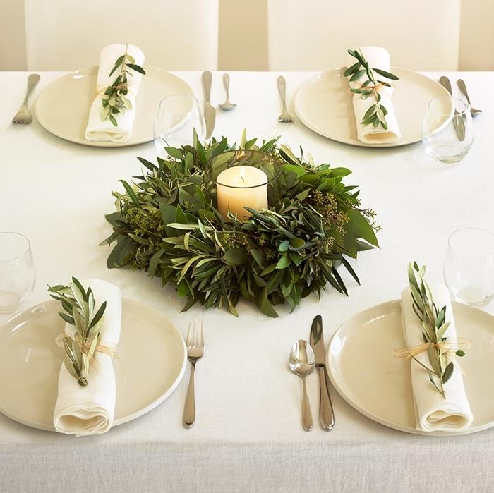 bela sveča božični osrednji del bela plošča prt srebrna namizna prevleka venec zelenje listje