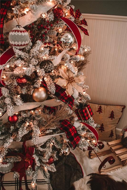 Kalėdų kamuolys geometrinis pilkas megztinis modeliai linijos, kaip papuošti medį baltos ir raudonos spalvos