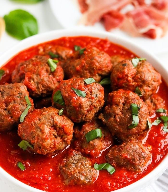 maltos mėsos rutuliukai su pomidorų padažu, ketogeninės dietos paprastas receptas su mėsa vakarienei