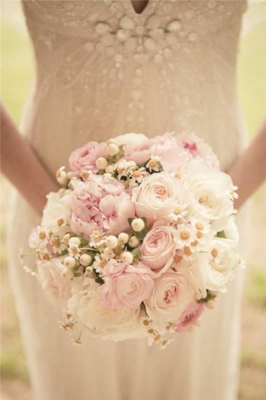 poroka-šopek-okrogla-lepa-varianta-z-belim-cvetjem-in-vrtnicami-bela-poročna obleka