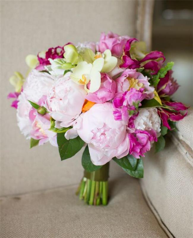 buket-pembe-beyaz-peonies-kucak dolusu-peonies