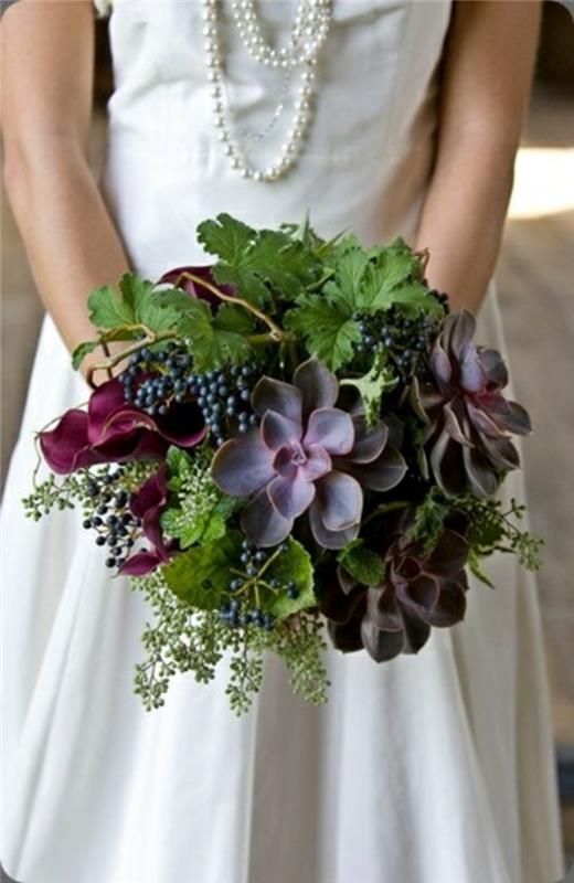 original-poročni šopek-s-podeželskim cvetjem-katero-rože-izbrati-za-poročni dan