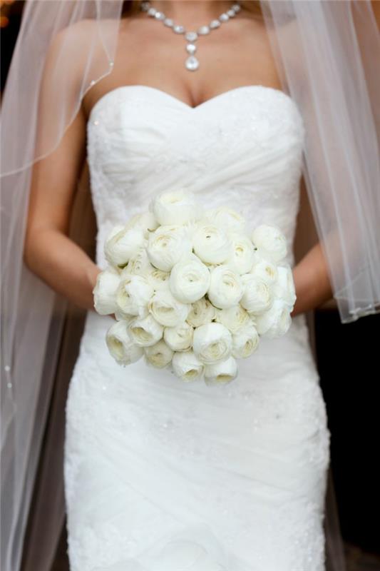 beli potonik-poročni šopek-original-poročni šopek-z-belim-cvetjem