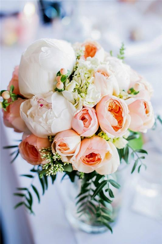 poročni šopek-bela-roza-potonika-ustvariti-lepo-obarvan-poročni šopek