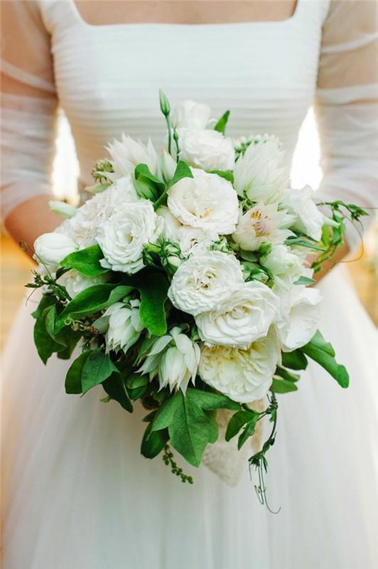 poročni šopek-okrogel-poročni šopek-potonika-bela-original-poročni šopek-z-belim-cvetjem
