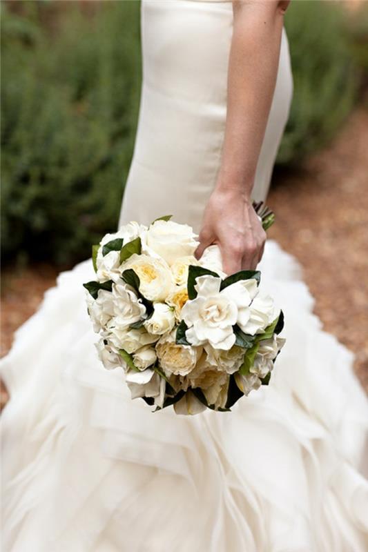 poročni šopek-original-rona-belega cvetja-poročni šopek-beli potonika