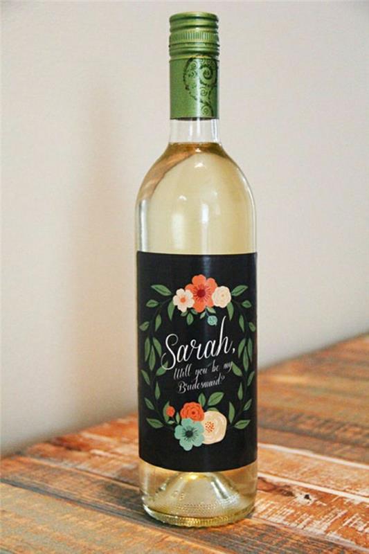 personalizuotas-vyno butelis-gana-baltas-vynas-butelis-butelis-su-personalizuota etikete