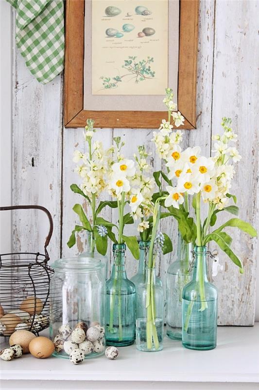 kako osvežiti notranjost z dekoracijo, uporabite stare steklene posode kot vaze za vaše spomladansko cvetje