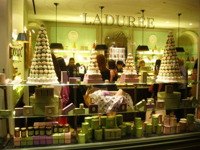 ladurée-boutique-in-New-York-known-house-in-all-the-world