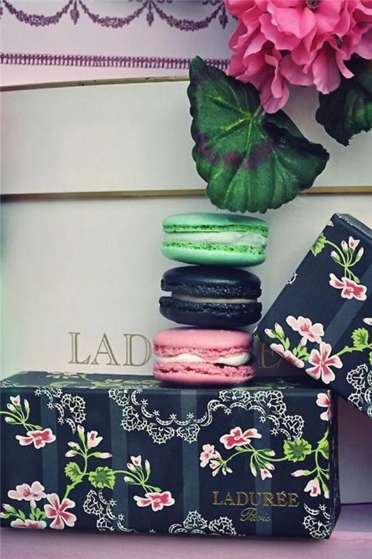 ladurée-jolis-ladurrée-torte-in-cvetlične škatle
