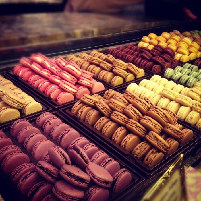 ünlü-parisli-butik-ladurée-bademli kurabiye