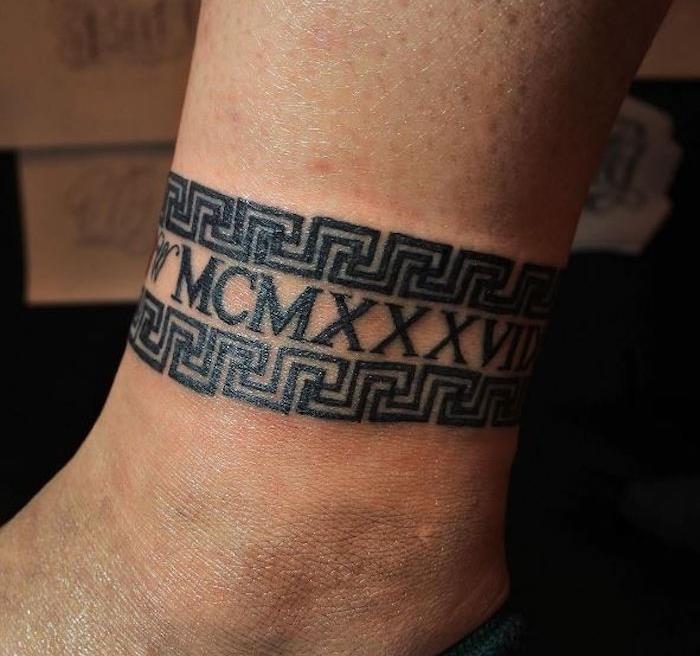 tribal ayak bileği dövmesi romen rakamlı dövme