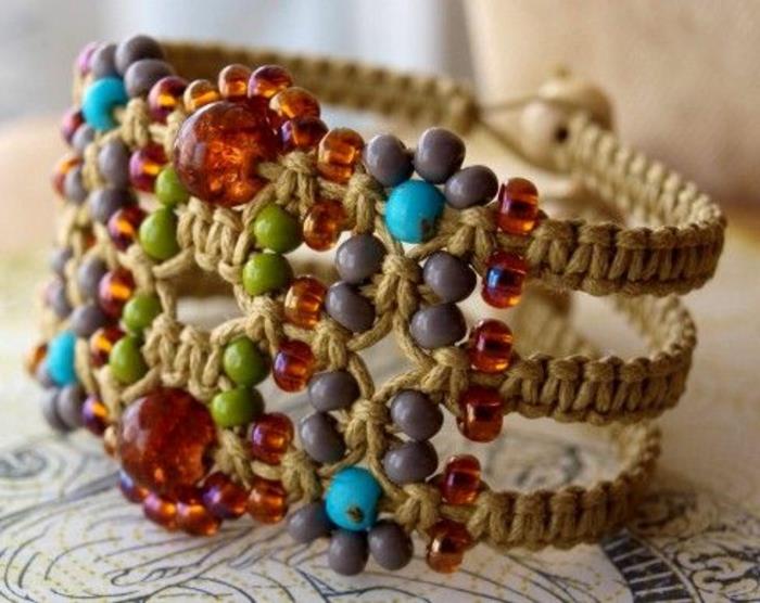 „macrame“ rankogalių apyrankė